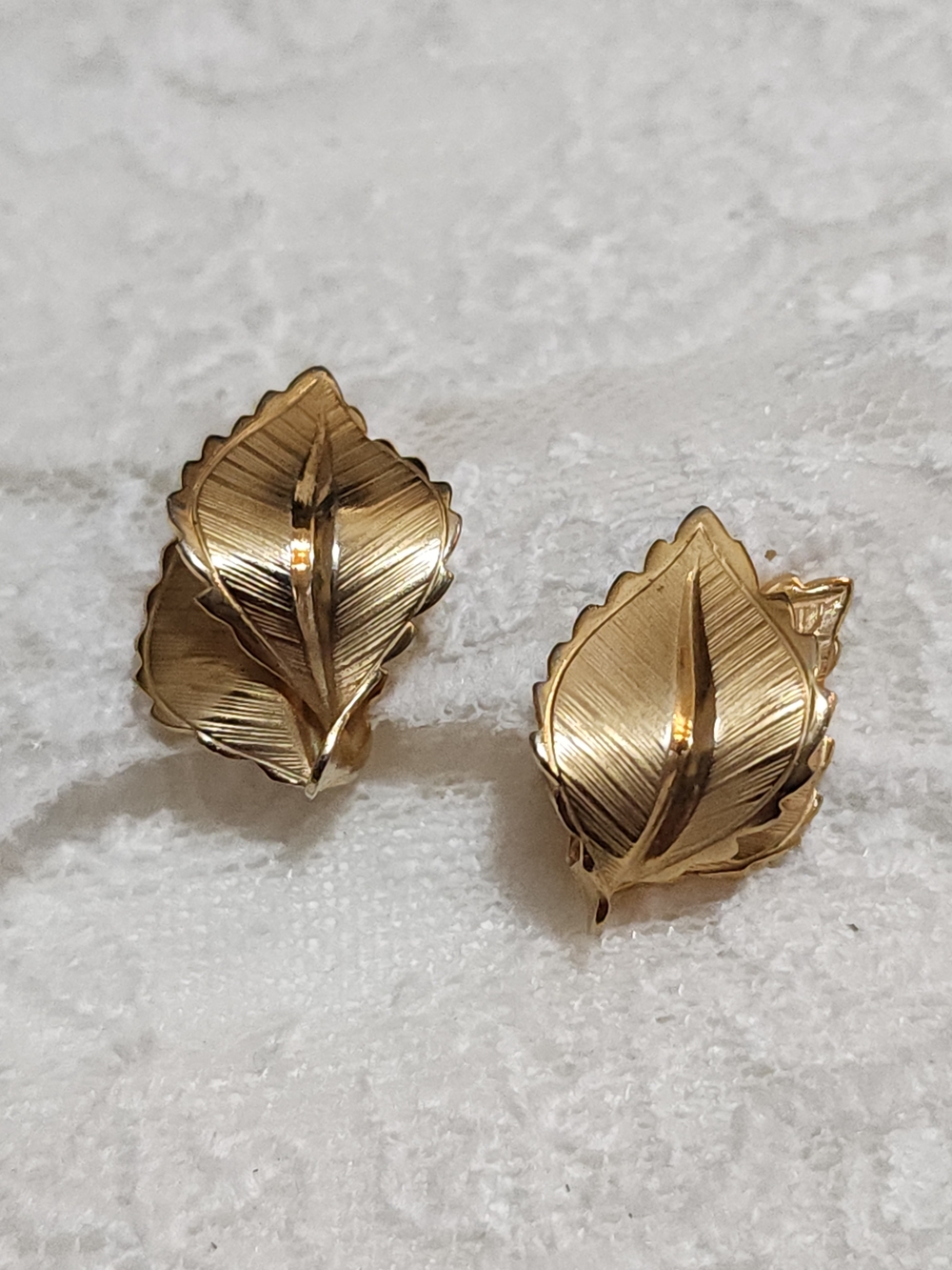 Giivanni Signed Gold Toned Double Leaf Clip-On Earrings - Women’s Jewelry